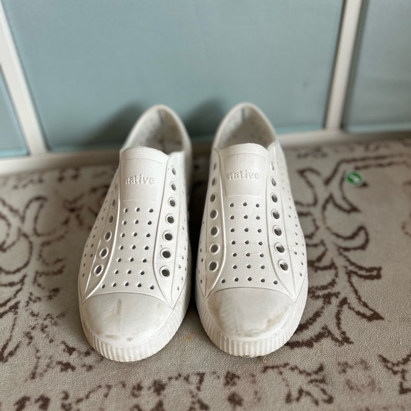 Native Disney Mickey Mouse - Picture 2 of 3